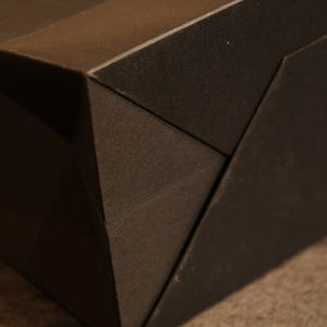 ถุงกระดาษลายมุกแบบพิเศษพร้อมหูหิ้วริบบิ้น พิมพ์โลโก้ได้ตามต้องการ สำหรับงานปาร์ตี้และบรรจุภัณฑ์ของขวัญ ขายส่ง - Product Image 5