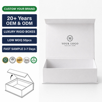 Boîte magnétique rigide de luxe blanc crème avec logo en feuille d'or pour ensemble de soins de la peau et collection de cadeaux cosmétiques