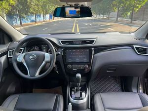 <span class=keywords><strong>Nissan</strong></span> <span class=keywords><strong>Qashqai</strong></span> d'<span class=keywords><strong>occasion</strong></span>, mars <span class=keywords><strong>2017</strong></span>, 2.0L CVT Confort, 150 ch, 5 portes, conduite à gauche, couleur foncée, garantie 3 ans/100 000 km, SUV compact japonais pratique - Product Image 3