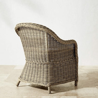 Ensemble de mobilier de jardin classique Villa Resort Chaise en rotin et osier avec accoudoir Table basse et chaises d'extérieur