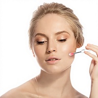 Großhandel: Wiederverwendbare Silikon-Lippenpinsel-Tube mit individuellem Logo, transparentem Griff und farbigem Make-up-Applikator-Stift