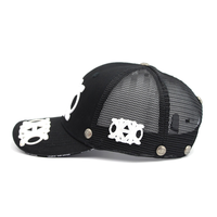 Modehoge kwaliteit trucker pet 6-panel pet groothandel katoen polyester op maat met chenille borduurlogo zwarte trucker pet