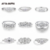 Nouvelle arrivée 3 pierres 925 argent Sterling Moissanite diamant bague de fiançailles pour les femmes avec Halo Moissanite bague