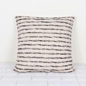 ปลอกหมอนอิงลายทางสีขาวงาช้างและสีดำสไตล์โบโฮ  งานปักมือ  ตกแต่งบ้าน  รูปทรงสี่เหลี่ยม - Product Image 1