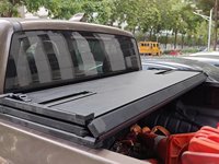 Couverture de benne rigide pliable en trois parties en alliage d'aluminium, étanche, à verrouillage manuel, installation sans perçage, directement de l'usine, pour Toyota Revo 2015+