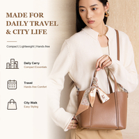 Sac fourre-tout en cuir véritable avec détail foulard moderne, design structuré pour femme, sac à bandoulière pour le bureau et les trajets quotidiens, personnalisable en marque privée
