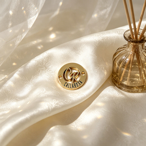 Rose Gold Plated Round Metal Logo Label 3D Embossed Gold Plated Circular Garment Tag for Clothing Accessories - Product Image 1