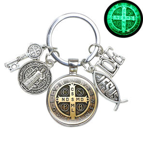 Porte-clés médaillon lumineux Saint Benoît JE T'AIME JÉSUS Pendentif catholique San Benito Porte-clés Bijoux créatifs - Product Image 5