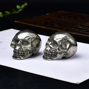 थोक प्राकृतिक क्रिस्टल कच्चे पत्थर की नक्काशीदार पॉलिशिंग स्कल्स शुभंकर होलालीन घर सजावट गहने उपहार - Product Image 4