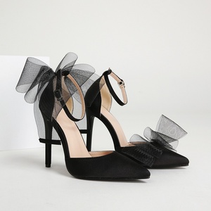 รองเท้าส้นสูงแบบผูกโบว์แฟชั่นเซ็กซี่สำหรับผู้หญิง รุ่นใหม่ประจำฤดูร้อนปี 2025 สายรัดข้อเท้า ดีไซน์หรูหรา เหมาะสำหรับงานแต่งงานและงานปาร์ตี้ - Product Image 3