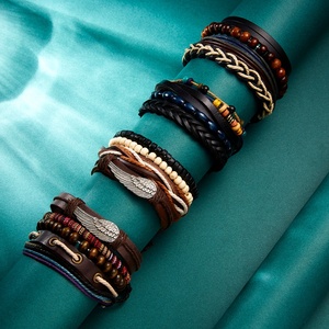 Conjunto de pulseras personalizadas de cuero <span class=keywords><strong>para</strong></span> hombre, Set de brazaletes hechos a mano, con parte trasera personalizada - Product Image 4