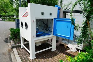 Automatic Wheel <b>Sandblaster</b> Cabinet Hot Sale Sand Blasting <b>Machine</b> with Turntable - Product Image 2
