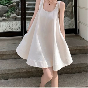 Abito smanicato da donna stile coreano, estivo, giovanile, minimalista, con orlo svasato, vestibilità ampia, modello a trapezio, stile bambola - Product Image 1