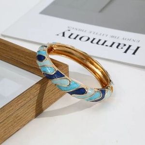 Bracelet Bohème Créatif Color Block pour Femme, Style Goutte d'Huile Élégant, Bijou Perlé en Alliage Plaqué Or, Tendance et Personnalisé - Product Image 5