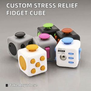 Cube anti-stress personnalisé de qualité supérieure en ABS, design portable pour adultes et enfants, stimule la concentration, la productivité, gadget anti-stress - Product Image 5