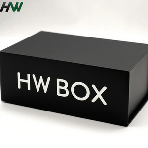 Caja de Regalo Magnética Plegable y Reciclable Personalizada con Grabado y Laminado Mate para Empaque de Ropa - Product Image 2