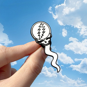Le nouveau dessin animé chaud lumineux épinglette en gros né reconnaissant décoration cadeau Badge personnalisé métal lumineux épingle fantôme pour sac - Product Image 1