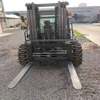 CE-gecertificeerde 2-tons dieselheftruck 4WD ruw terrein volledig gesloten cabine 3-traps mast hydraulische zij-shifter 4,5m hefhoogte voor
