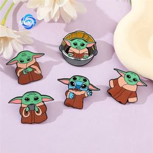 เข็มกลัดโลหะรูปดาว <span class=keywords><strong>Yoda</strong></span> สุดน่ารักป้ายน้ำมันหล่นตกแต่งด้วยหมุดโลหะอัลลอย - Product Image 1