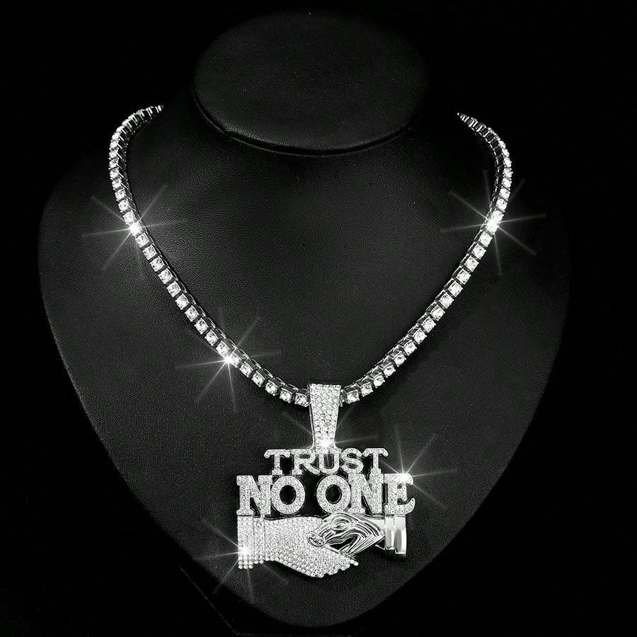 Pendentif en argent avec chaîne de tennis 18 pouces