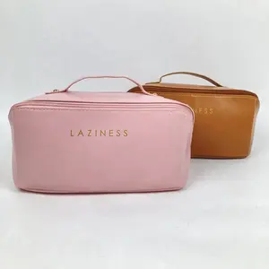 Tas Makeup kosmetik kulit PU ukuran kustom Organizer Makeup kecantikan untuk Vanity dan tas dengan Logo dan pola huruf