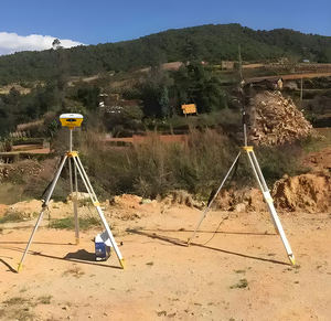 جهاز استقبال <span class=keywords><strong>Hi</strong></span>-<span class=keywords><strong>Target</strong></span> V300 DGPS <span class=keywords><strong>RTK</strong></span> للمسح الدقيق مع 1408 قناة GNSS - Product Image 2