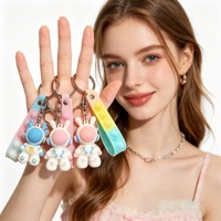 Vente flash - Porte-clés en PVC multi-styles, personnage d'astronaute 3D, accessoires pour clés de voiture, porte-clés personnalisé