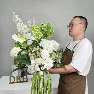 DKB Custom Real Touch Flowers arrangiamenti per matrimonio bianco e verde irregolare fiori di ortensie palla centrotavola - Product Image 1