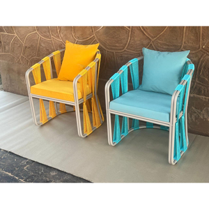 Chaise de jardin en corde avec structure métallique, assise rembourrée, mobilier moderne pour patio, resort, café, design coloré - Product Image 2