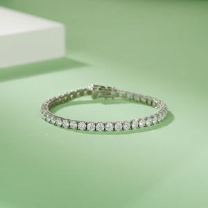 Pulsera de tenis con corte redondo J&C, fabricada en plata S925, engastada a mano con diamantes cultivados en laboratorio - 0.5 ct por piedra, color D, claridad VVS - Product Image 5