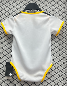 <span class=keywords><strong>Maglia</strong></span> da <span class=keywords><strong>Calcio</strong></span> Unisex per Neonati 2026, Divisa Personalizzata con Loghi, Tutina Sportiva per Neonati e Bambini - Product Image 3