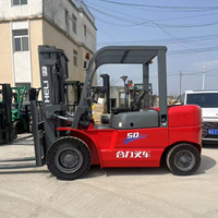Chariot élévateur CPCD50 5 tonnes en promotion avec mât optionnel de 3m, 4,5m, 5m et déplaceur latéral de fourches pour la logistique industrielle