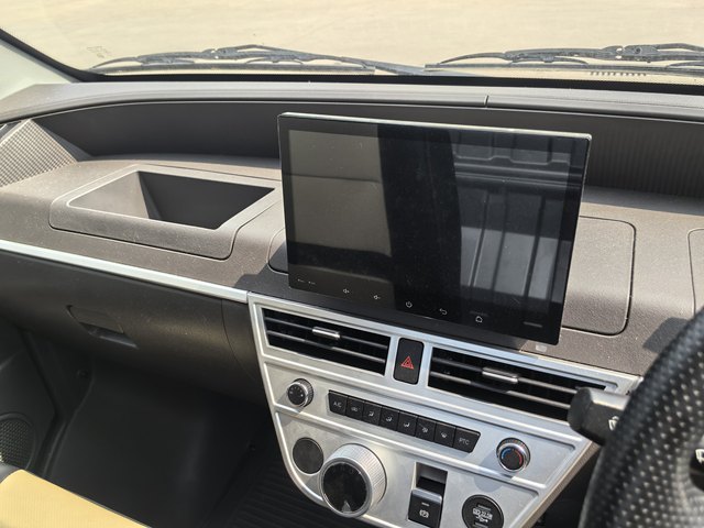KAMA EV Light-Duty Pickup Single Cab Side Rails Multi-Functional Touch Screen 1.5 Ton Load Capacity Long Driving Range Cargo