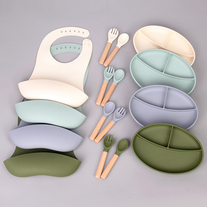 Ensemble de bavoirs en silicone pour bébé, imperméables, faciles à nettoyer, pliables, pour les repas des tout-petits, vaisselle pour enfants, logo personnalisé, vente en gros - Product Image 5