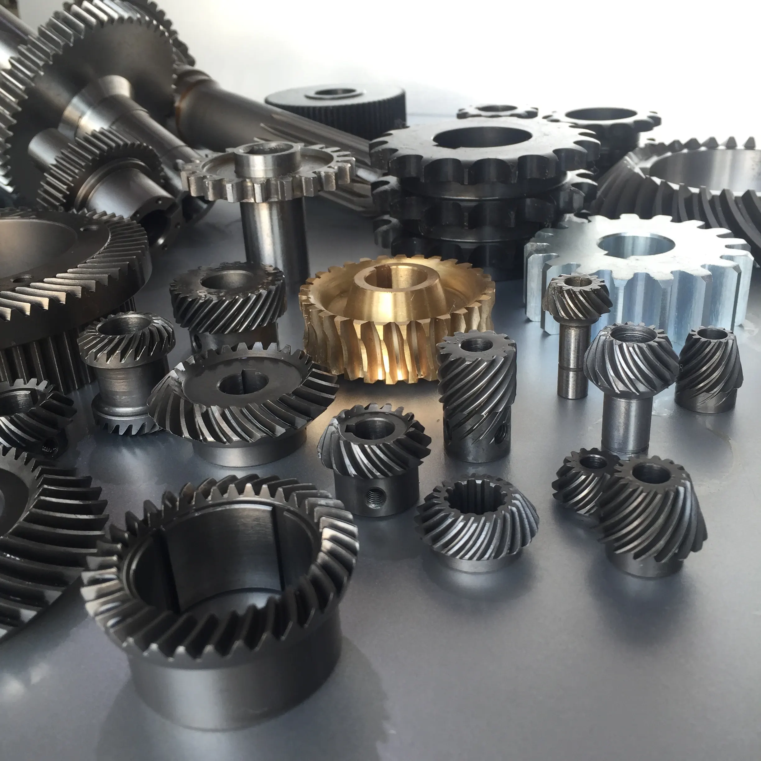 MW Spur Helical Pinion Shaft Galvanized Worm Wheel Worm Gear Spiral Bevel Gear with Spline for Power Tool and Garde