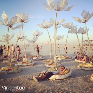 Vincentaa Novo Design Outdoor Praia Grande Aço Inoxidável Em Forma De Flor LED Iluminação Abstrata Arte Escultura