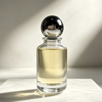 Flacon de parfum en verre de 50 ml au design classique, personnalisable avec impression, pompe pulvérisatrice et bouchon à bille – Vente en gros