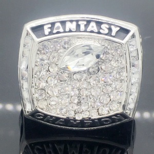 Anillo de equipo de fútbol de fantasía clásico de alta calidad para hombre 2017, joyería de aleación de Zinc, grado coleccionable de comercio transfronterizo de 18K - Product Image 2