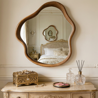 Miroir de salle de bain mural irrégulier en bois de style crème nordique