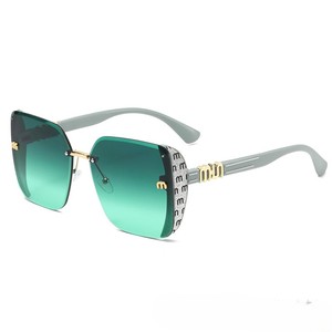 Gafas <span class=keywords><strong>de</strong></span> <span class=keywords><strong>Sol</strong></span> Cuadradas Sin Marco con Borde Cortado, Grandes <span class=keywords><strong>y</strong></span> Modernas para Mujer, <span class=keywords><strong>de</strong></span> Alta Gama, con Protección UV400, Alta Calidad, Venta al Por Mayor, Novedad 2026 - Product Image 6