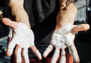 Craie liquide de compétition pour une adhérence maximale lors des soulevés de terre olympiques – Performance antidérapante - Product Image 4