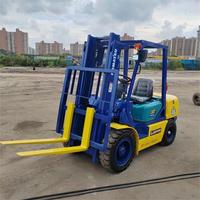 Chariot élévateur à fourche à moteur thermique Komatsu d'occasion 3000 kg avec déplaceur latéral pour chantier et entrepôt - Offre Spéciale