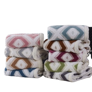 Manta de Tafetán de Doble Capa Catiónica de Alta Densidad GSM con Borde Plegado y Forro de Sherpa, Manta Personalizada para Sofá, <span class=keywords><strong>Cama</strong></span> y Hogar - Product Image 1