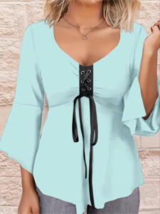 จอยอินสปริงเสื้อเบลาส์ไซส์ใหญ่ สีฟ้าอ่อน คอวี แขนบาน แต่งเชือกผูก สีฟ้าอ่อน - Product Image 2