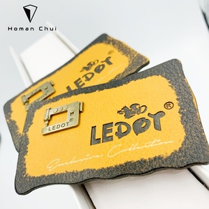 ป้ายหนังพิมพ์ลายสีน้ำตาลนูนทำจาก PU โลโก้ได้ตามต้องการ - Product Image 2