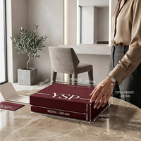 Ensemble d'emballage personnalisable pour vêtements bordeaux avec logo – Boîte rigide haut de gamme et sac en papier avec étiquette volante pour marques de mode DTC (vente en gros)