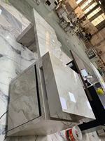 Comptoir de cuisine en quartzite translucide rétroéclairé de luxe, îlot moderne en marbre naturel et granit, décoration intérieure, pierre rétroéclairée