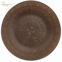 Assiette de présentation ronde en verre bronze avec motif de points concentriques en relief, décoration de table pour banquets et dîners