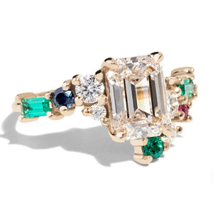 Anello di fidanzamento con diamante taglio smeraldo F632 in oro massiccio 18 carati con montatura a griffe, gioiello da donna con design geometrico - Product Image 6