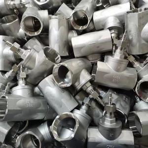 วาล์วเกตแบบเกลียวภายใน ทนความร้อนสูง รุ่น J11W-16P  วัสดุสแตนเลส 304 316 321  โครงสร้างแบบ B  ชนิดมุม - Product Image 1